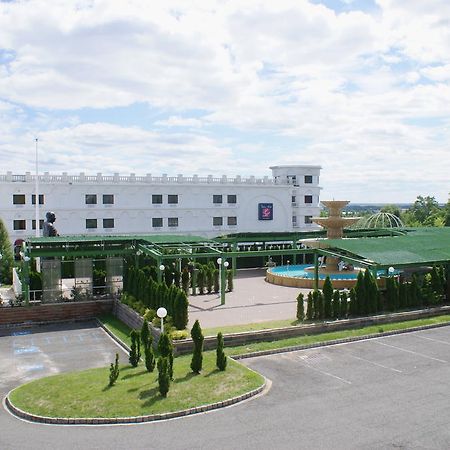 Raritan Hotel Edison Esterno foto