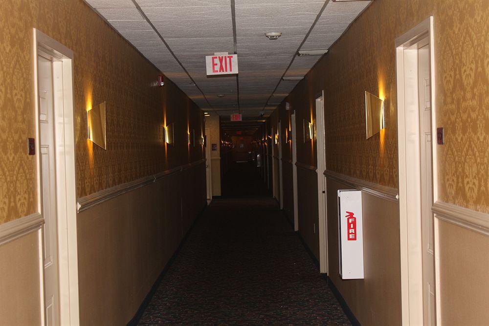 Raritan Hotel Edison Esterno foto