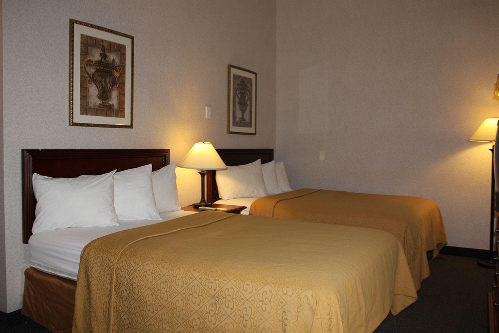Raritan Hotel Edison Esterno foto