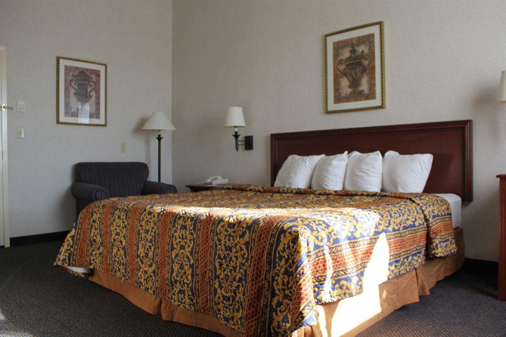 Raritan Hotel Edison Esterno foto