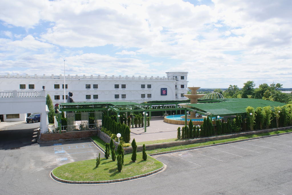 Raritan Hotel Edison Esterno foto